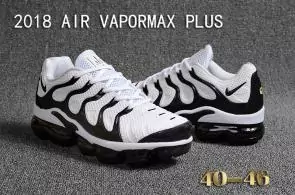 air vapormax plus baskets basses white black